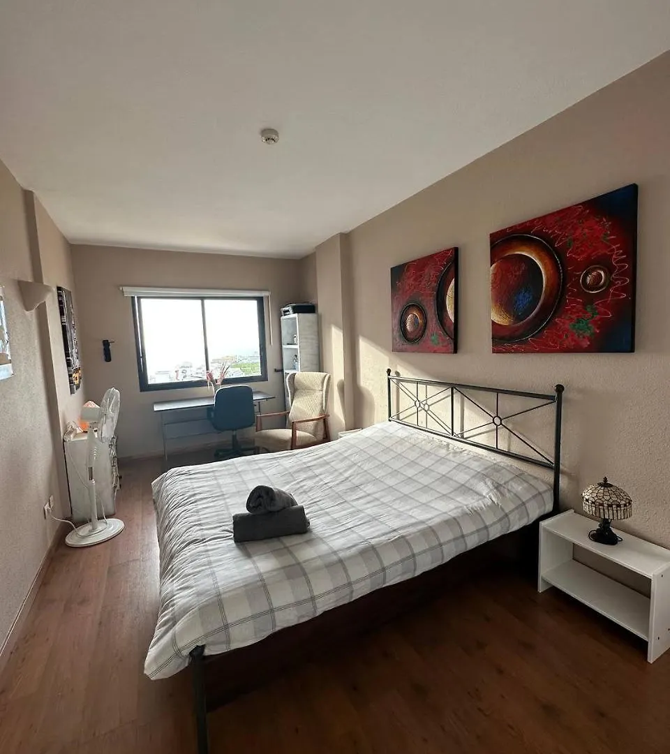 Apto Increible, Acogedor, Luminoso De Ambiente Muy Relajante Con Excelentes Vistas Y Servicios/ Amazing Apt With Sunset Lovely Views Costa Adeje  Costa Adeje (Tenerife)