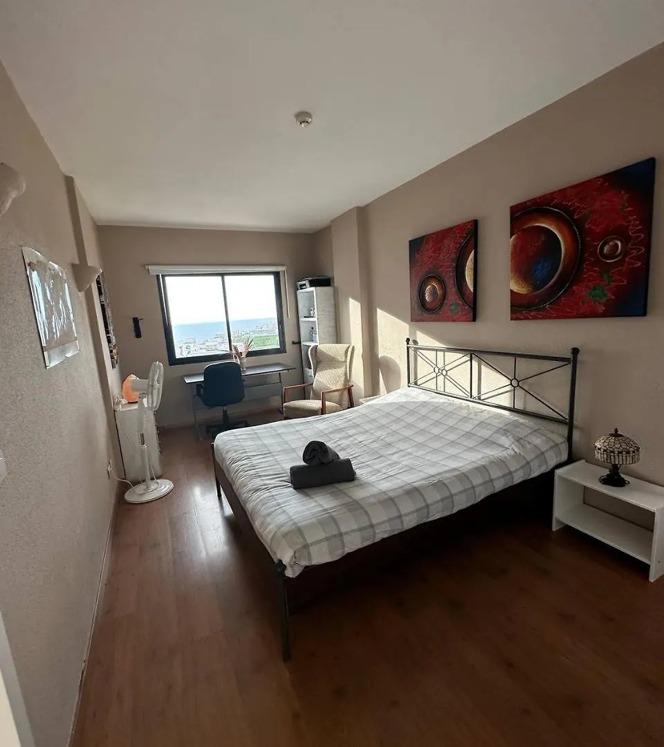 Apto increíble, acogedor, luminoso de ambiente muy relajante con excelentes vistas y servicios/ Amazing apt with sunset lovely views Costa Adeje  Apartamento Costa Adeje (Tenerife)