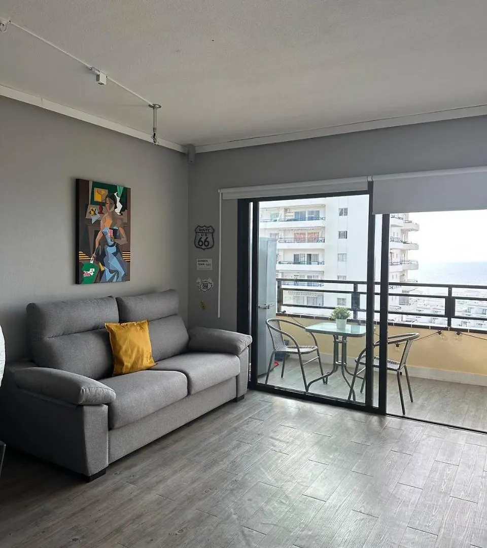 Apto increíble, acogedor, luminoso de ambiente muy relajante con excelentes vistas y servicios/ Amazing apt with sunset lovely views Costa Adeje
