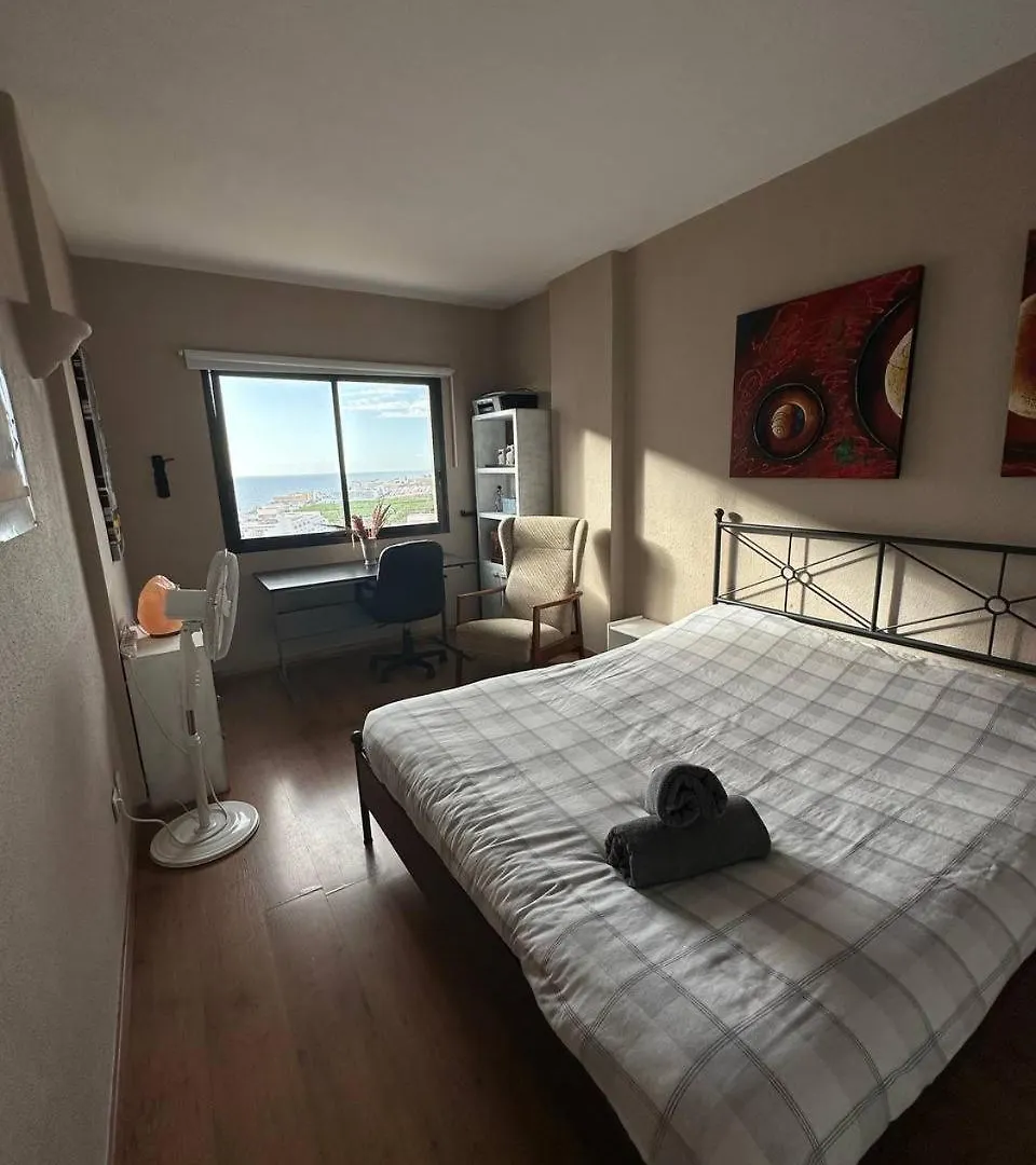 Apto increíble, acogedor, luminoso de ambiente muy relajante con excelentes vistas y servicios/ Amazing apt with sunset lovely views Costa Adeje